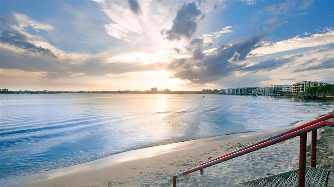 Allamanda U2 Awesome Location 卡伦德拉